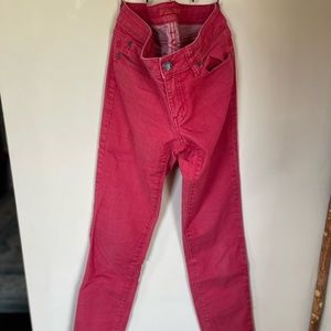 Prana Kara Jean, Red